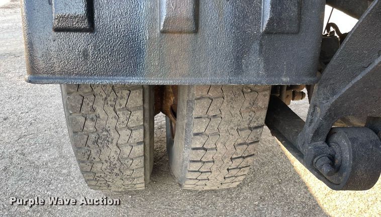 image for item DS8816 2008 International DuraStar 4300  de-icer truck