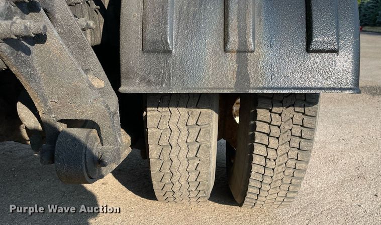 image for item DS8816 2008 International DuraStar 4300  de-icer truck