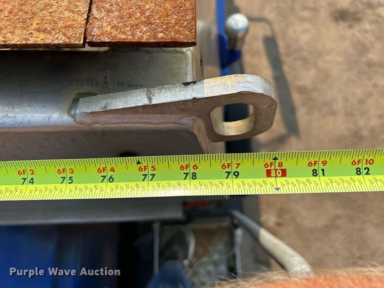 image for item DS8817 2006 International 4300  spreader truck