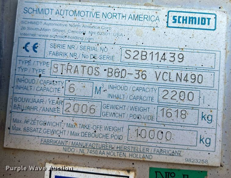 image for item DS8817 2006 International 4300  spreader truck