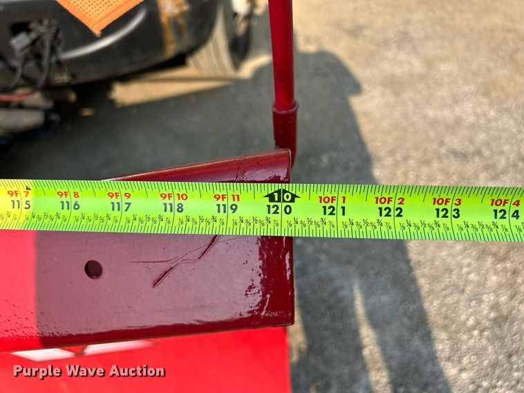 image for item DS8817 2006 International 4300  spreader truck