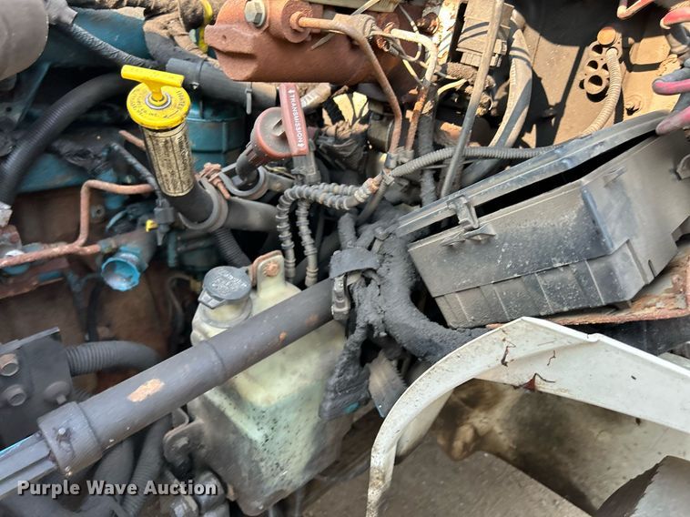 image for item DS8817 2006 International 4300  spreader truck