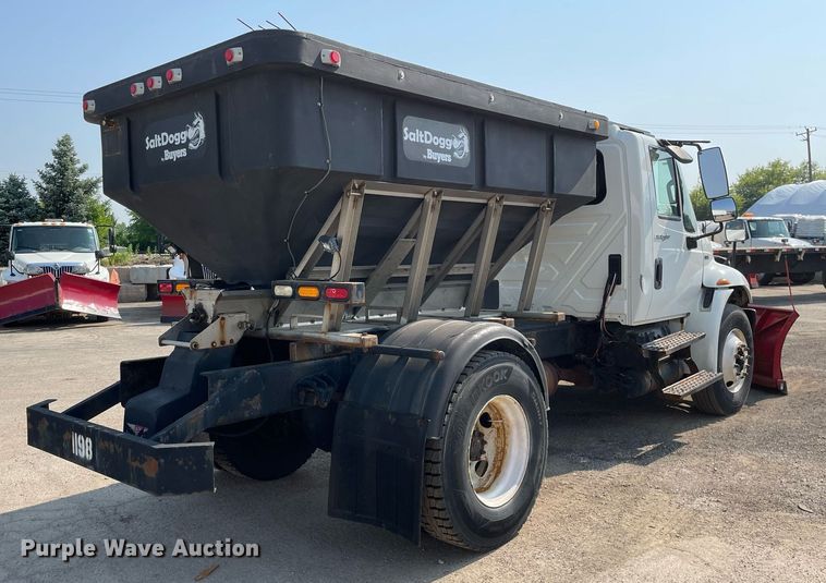 image for item DS8818 2013 International DuraStar 4300  spreader truck