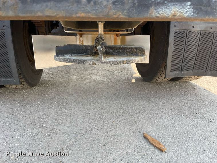 image for item DS8818 2013 International DuraStar 4300  spreader truck