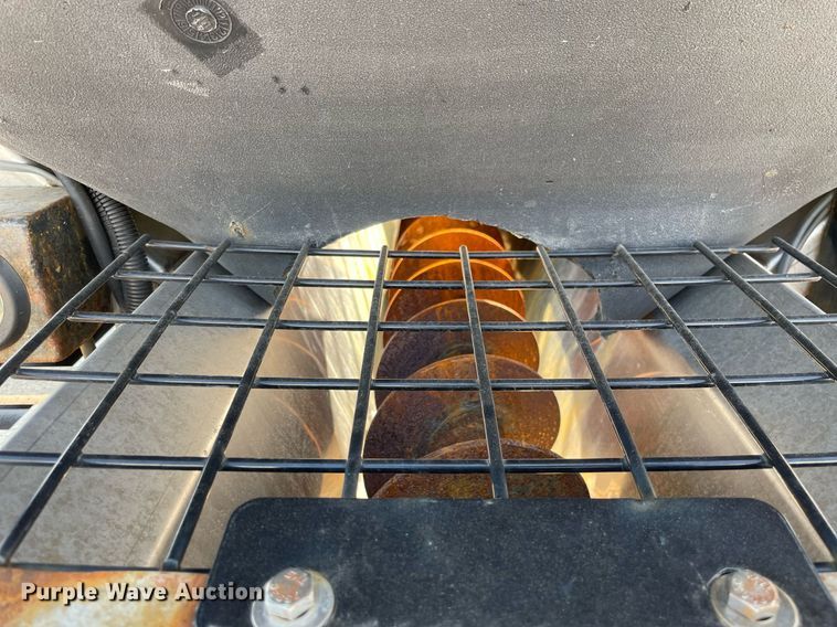 image for item DS8818 2013 International DuraStar 4300  spreader truck