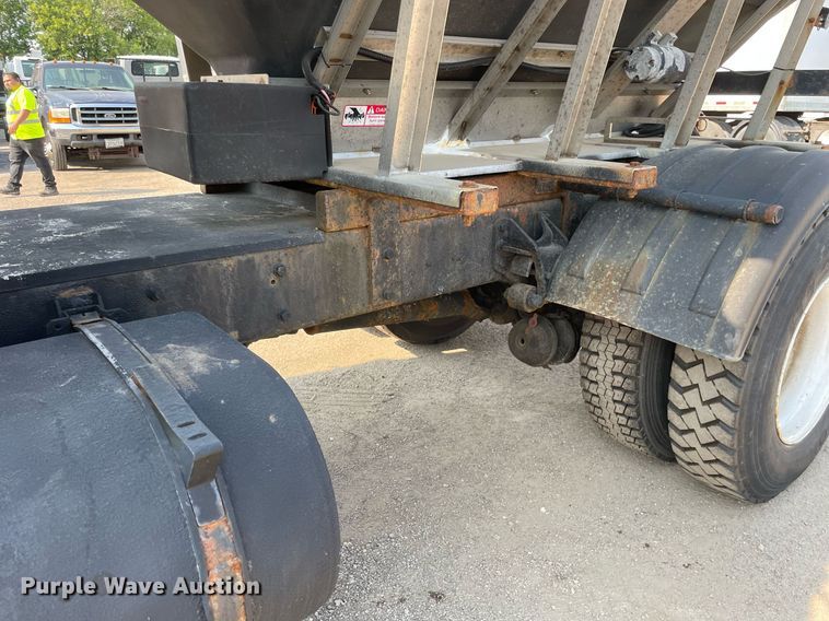 image for item DS8818 2013 International DuraStar 4300  spreader truck