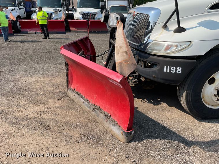 image for item DS8818 2013 International DuraStar 4300  spreader truck