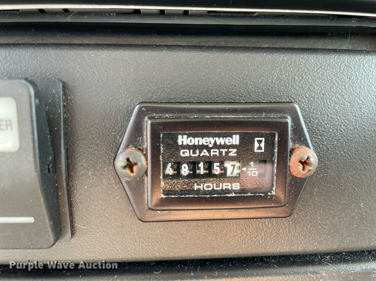 image for item DS8818 2013 International DuraStar 4300  spreader truck