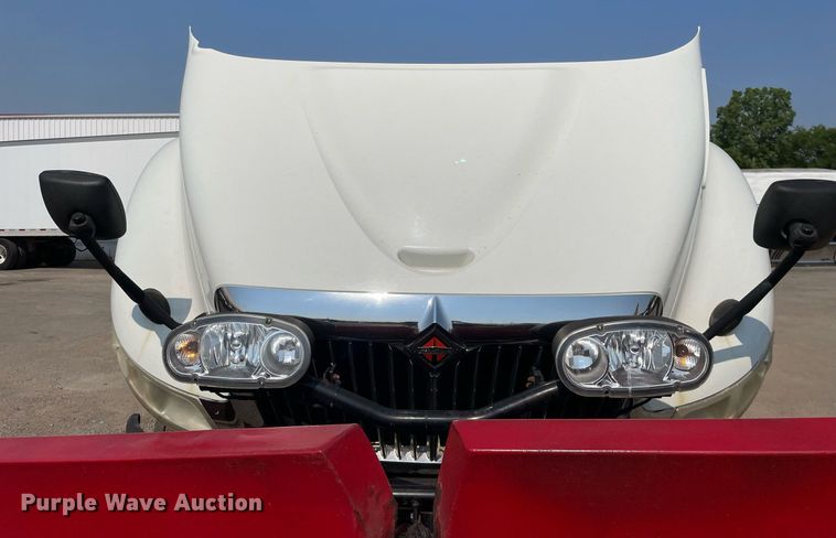 image for item DS8818 2013 International DuraStar 4300  spreader truck