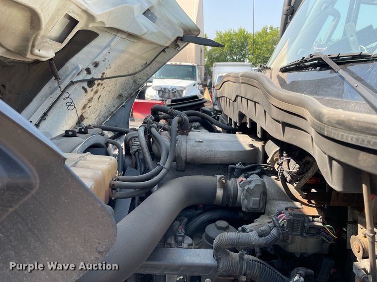 image for item DS8818 2013 International DuraStar 4300  spreader truck