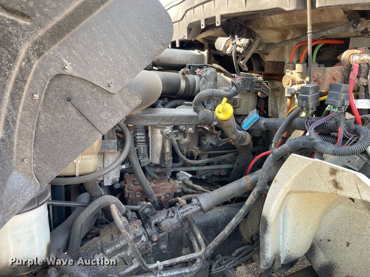 image for item DS8818 2013 International DuraStar 4300  spreader truck