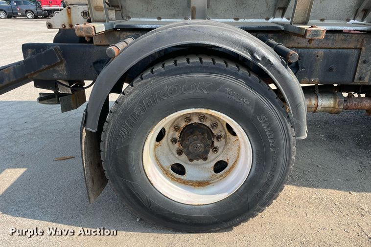 image for item DS8818 2013 International DuraStar 4300  spreader truck