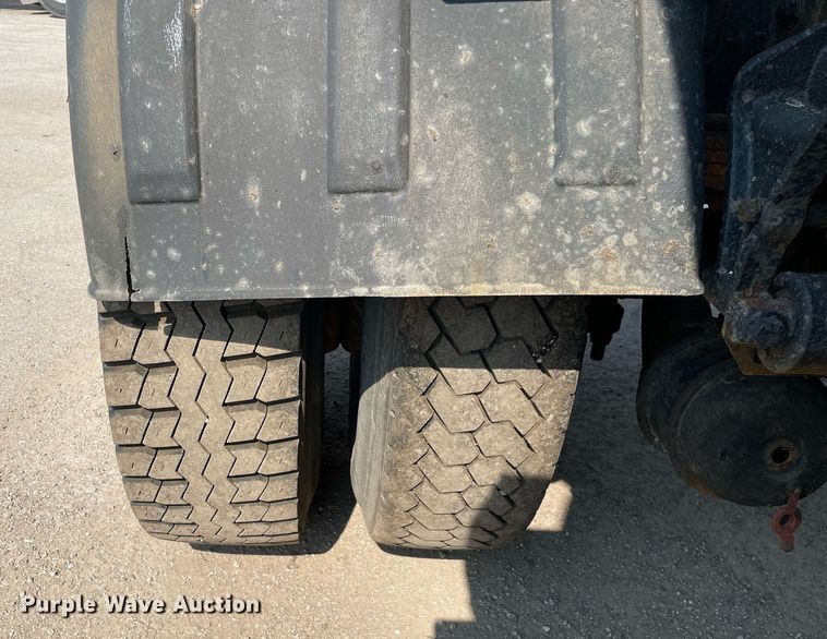 image for item DS8818 2013 International DuraStar 4300  spreader truck