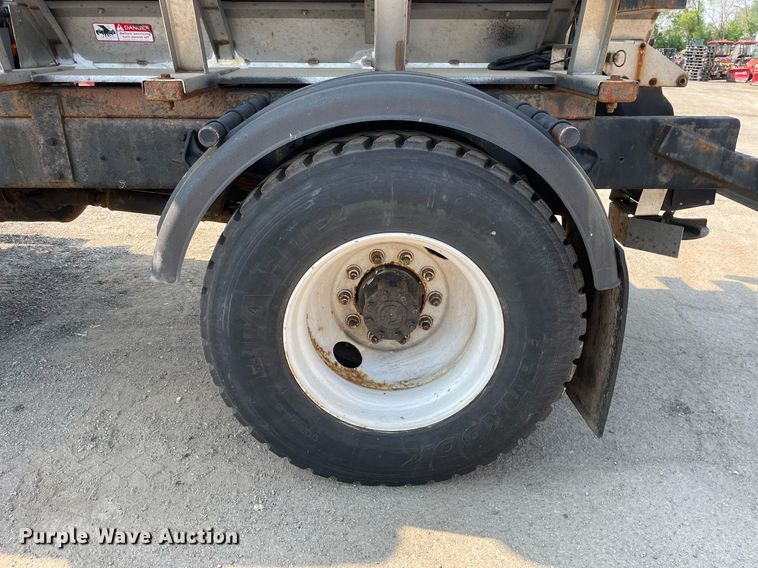 image for item DS8818 2013 International DuraStar 4300  spreader truck