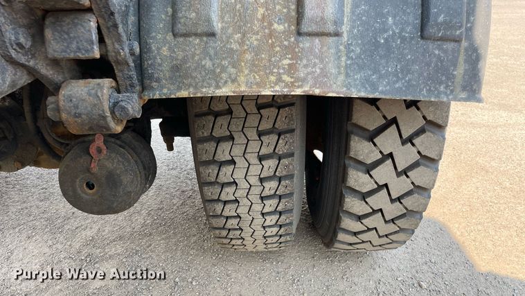 image for item DS8818 2013 International DuraStar 4300  spreader truck