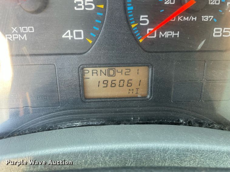 image for item DS8819 2005 International 4300  spreader truck