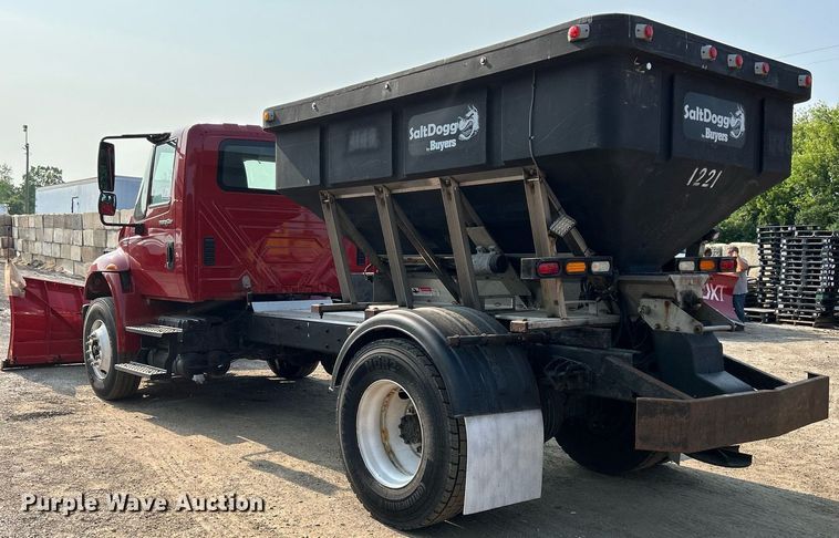 image for item DS8820 2014 International DuraStar 4300  spreader truck