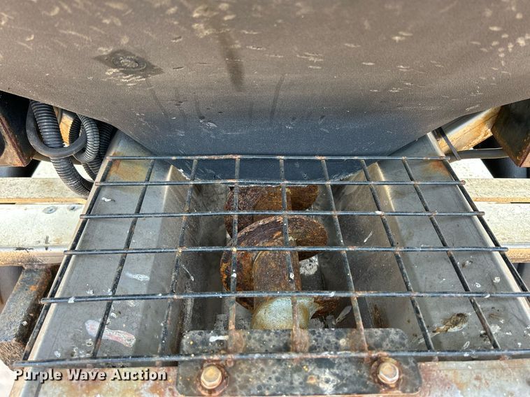 image for item DS8820 2014 International DuraStar 4300  spreader truck