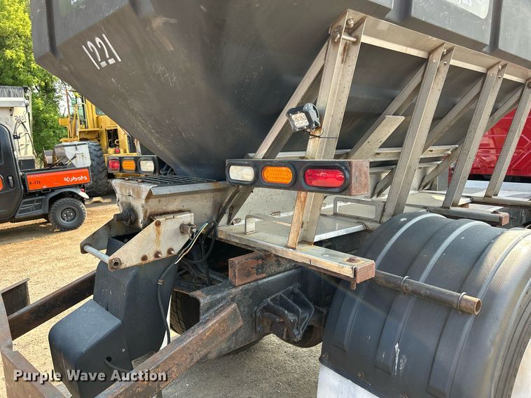 image for item DS8820 2014 International DuraStar 4300  spreader truck