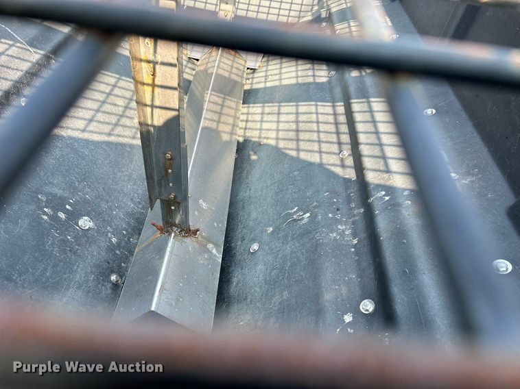 image for item DS8820 2014 International DuraStar 4300  spreader truck