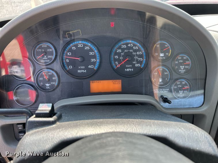 image for item DS8820 2014 International DuraStar 4300  spreader truck