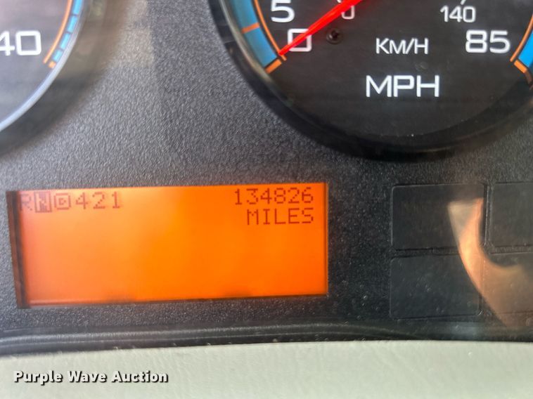 image for item DS8820 2014 International DuraStar 4300  spreader truck