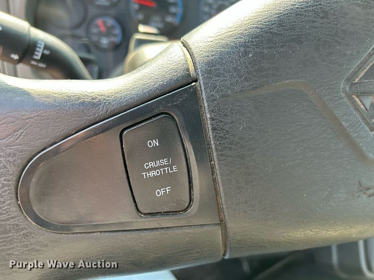 image for item DS8820 2014 International DuraStar 4300  spreader truck