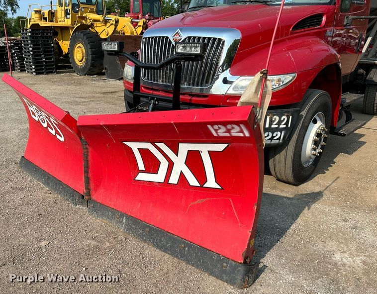 image for item DS8820 2014 International DuraStar 4300  spreader truck