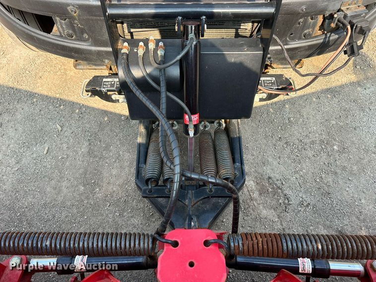 image for item DS8820 2014 International DuraStar 4300  spreader truck