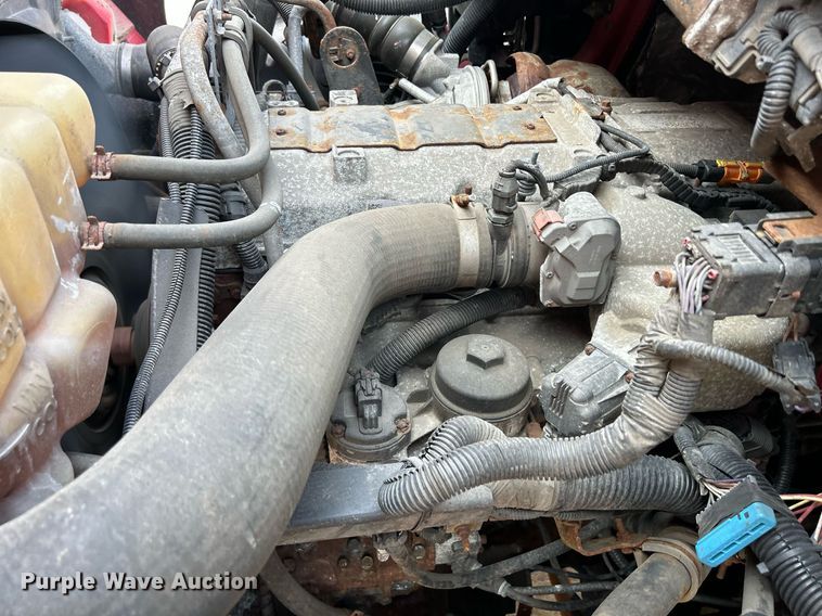 image for item DS8820 2014 International DuraStar 4300  spreader truck