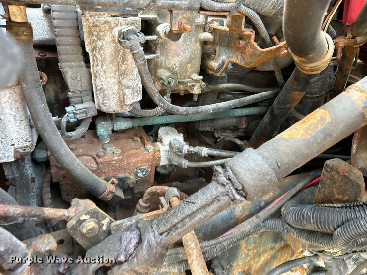 image for item DS8820 2014 International DuraStar 4300  spreader truck