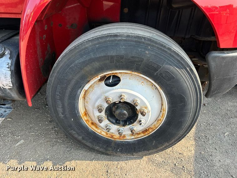 image for item DS8820 2014 International DuraStar 4300  spreader truck