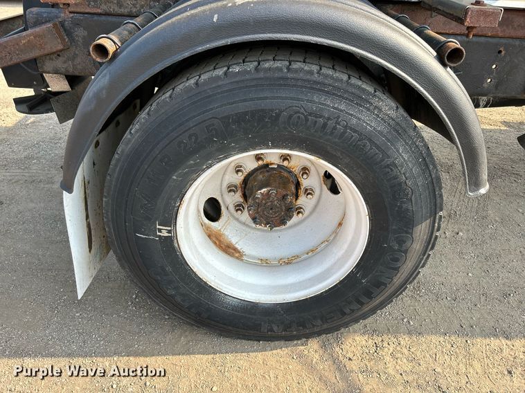 image for item DS8820 2014 International DuraStar 4300  spreader truck