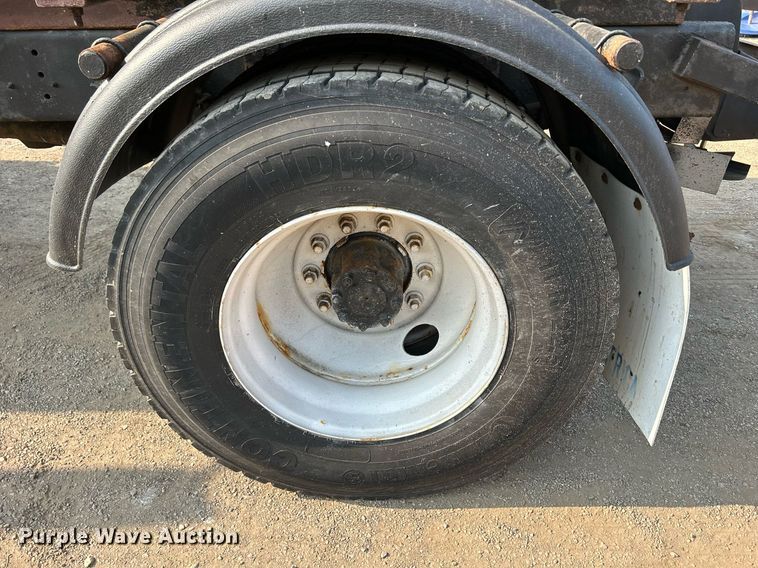 image for item DS8820 2014 International DuraStar 4300  spreader truck