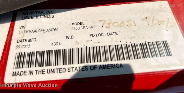 image for item DS8820 2014 International DuraStar 4300  spreader truck