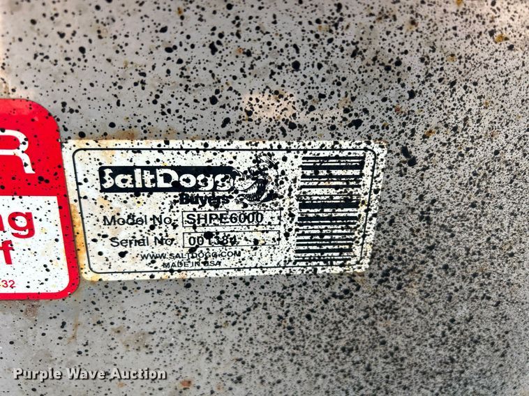 image for item DS8821 2005 International 4300  spreader truck