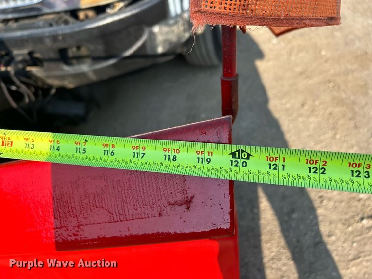 image for item DS8821 2005 International 4300  spreader truck