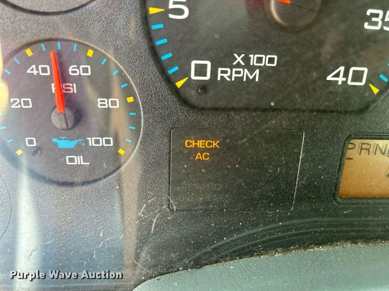 image for item DS8821 2005 International 4300  spreader truck