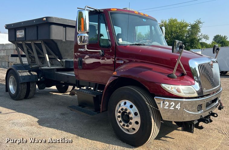 image for item DS8822 2012 International DuraStar 4300  spreader truck