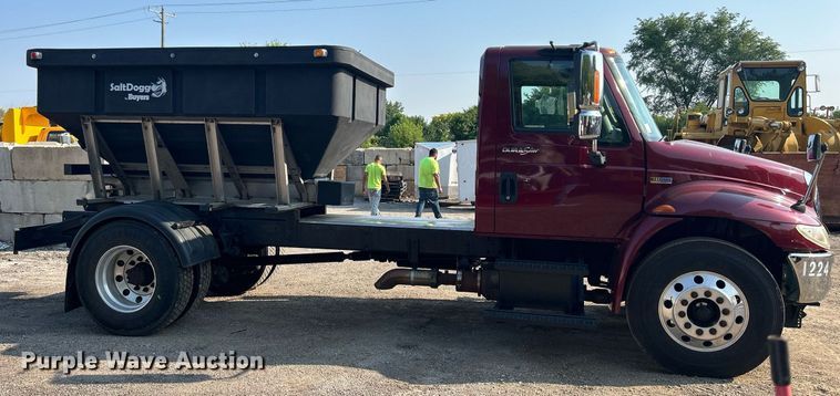 image for item DS8822 2012 International DuraStar 4300  spreader truck