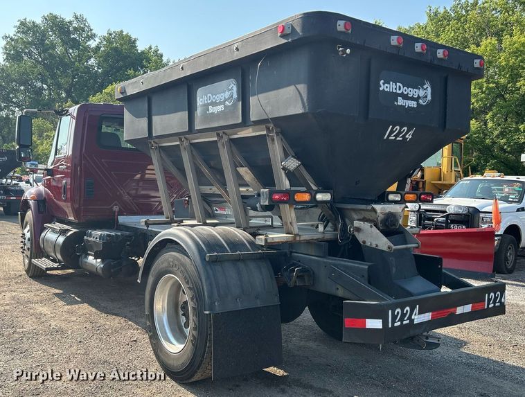 image for item DS8822 2012 International DuraStar 4300  spreader truck