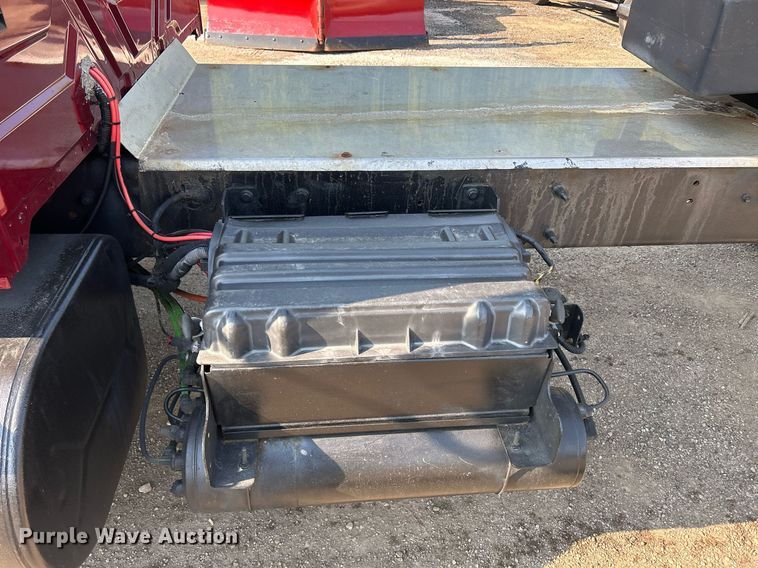 image for item DS8822 2012 International DuraStar 4300  spreader truck