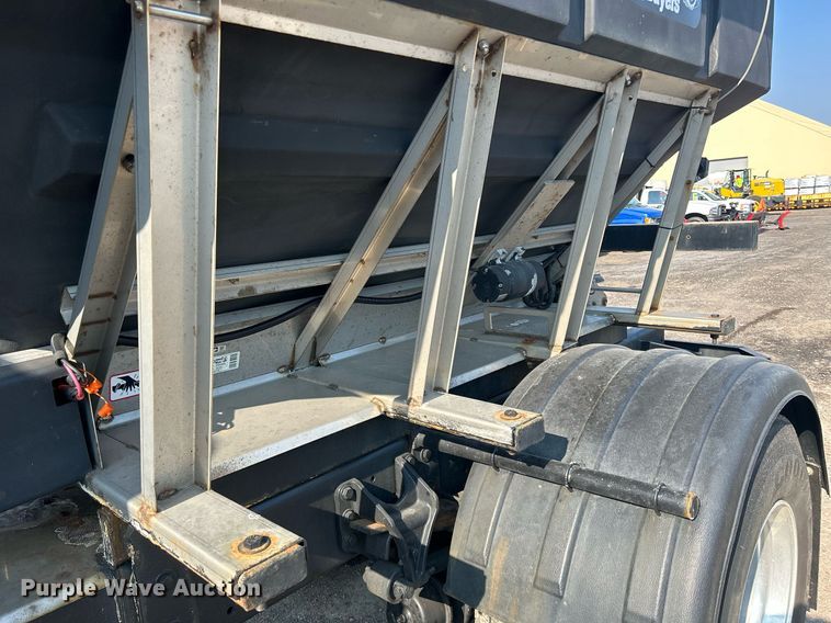 image for item DS8822 2012 International DuraStar 4300  spreader truck