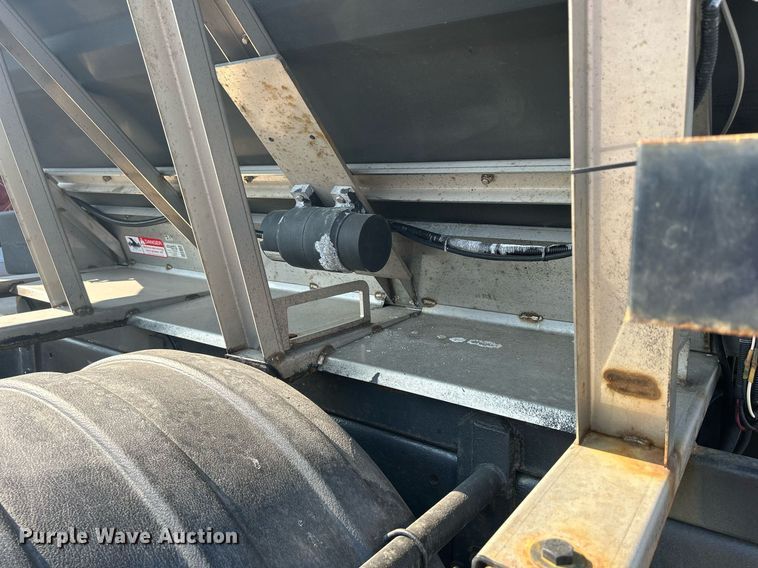 image for item DS8822 2012 International DuraStar 4300  spreader truck