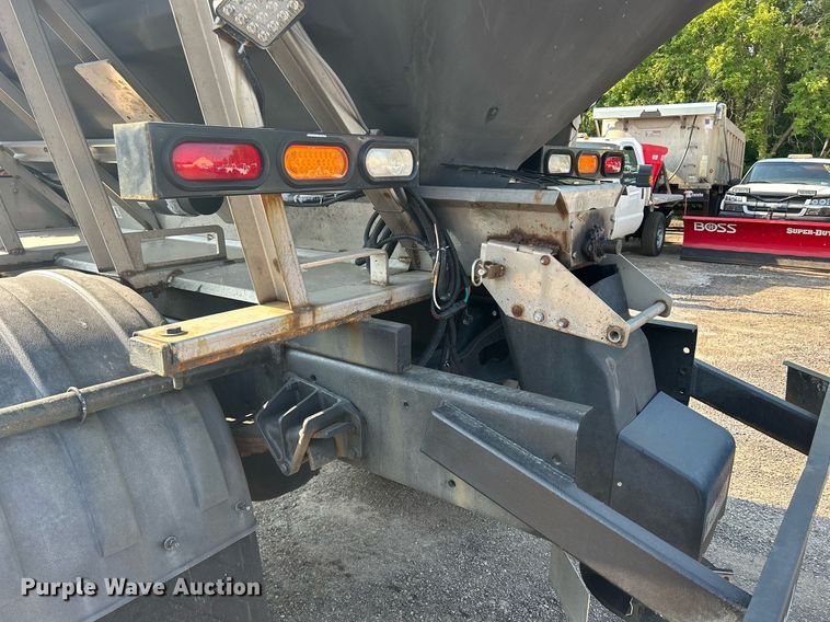 image for item DS8822 2012 International DuraStar 4300  spreader truck