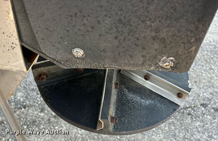 image for item DS8822 2012 International DuraStar 4300  spreader truck