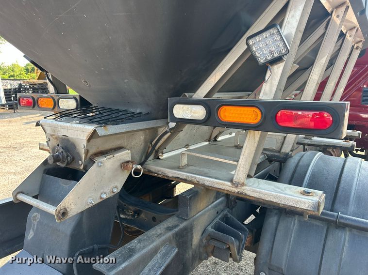 image for item DS8822 2012 International DuraStar 4300  spreader truck