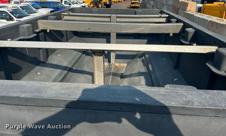 image for item DS8822 2012 International DuraStar 4300  spreader truck