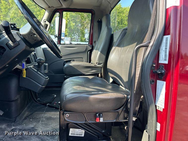 image for item DS8822 2012 International DuraStar 4300  spreader truck