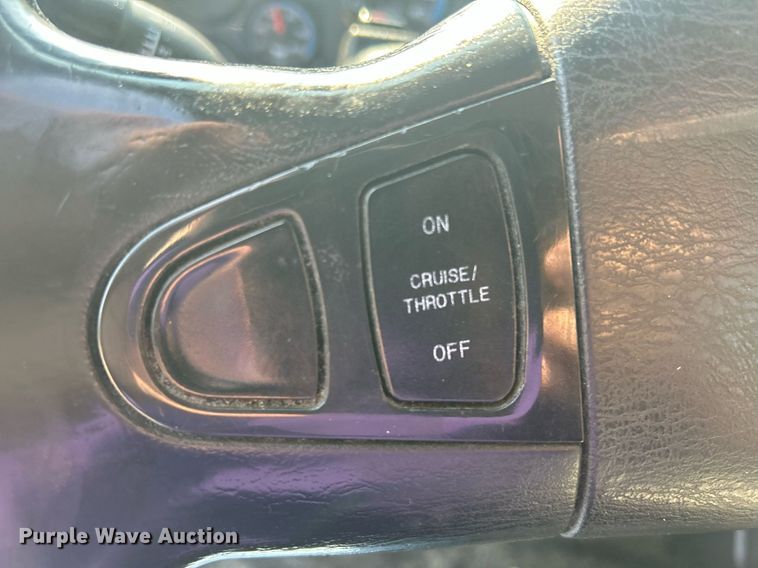 image for item DS8822 2012 International DuraStar 4300  spreader truck